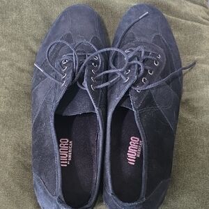 Munro Women's Black Suede Shoes